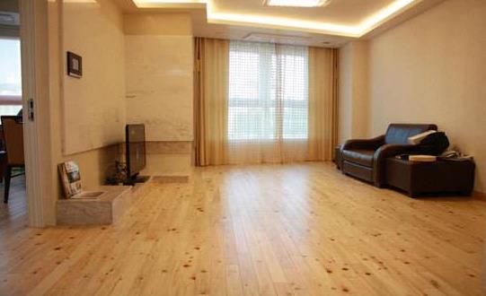 地暖能鋪實(shí)木地板么？你應(yīng)該要規(guī)避的二大危害！