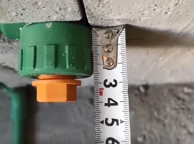 水管內(nèi)絲彎頭出墻多少合適？老師傅一句話瞬間明了！