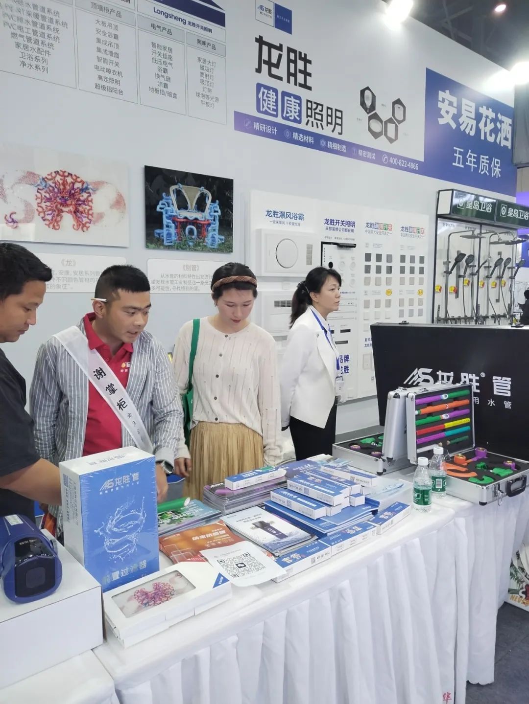 龍勝管2025成都建博會(huì)：用科技重塑健康，以藝術(shù)定義未來(lái)